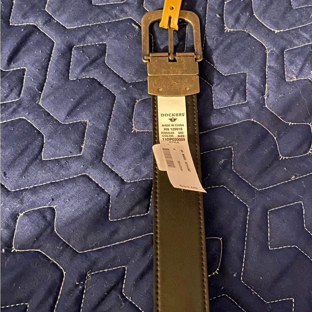 NWT Men’s Dockers Dark Brown /Black Reversible Belt with Brass Buckle